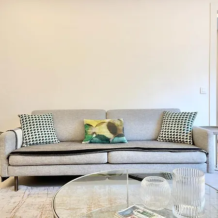 - 2 Bedrooms & 2 Bathrooms - 24p1 *