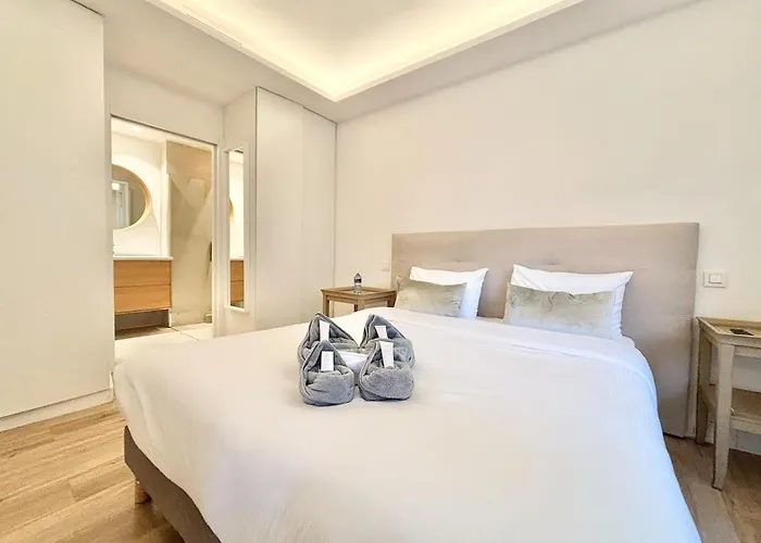 - 2 Bedrooms & 2 Bathrooms - 24p1 *