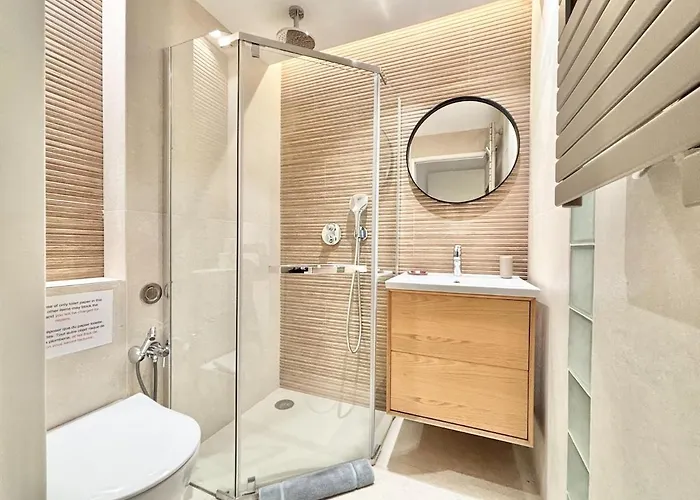 - 2 Bedrooms & 2 Bathrooms - 24p1 Appartamento *