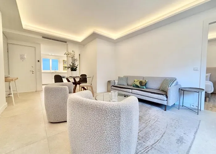 شقة - 2 Bedrooms & 2 Bathrooms - 24p1 كان